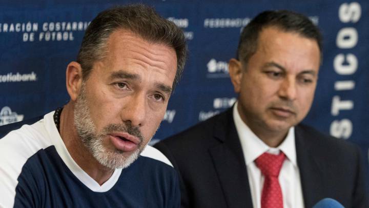 La Federación Costarricense de Fútbol dio a conocer que aceptaba la renuncia de Gustavo Matosas y confirmó que no estará presente en el banquillo ante la Selección de Uruguay.