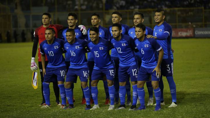 Selección de El Salvador previo a partido contra Santa Lucía