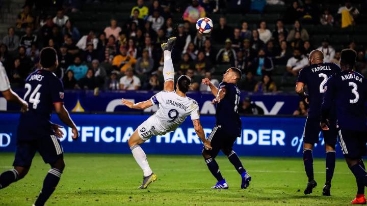 Los Ángeles Galaxy recordaron el golazo que Zlatan Ibrahimovic hizo ante New England Revolution y lo recreó de una forma muy peculiar.