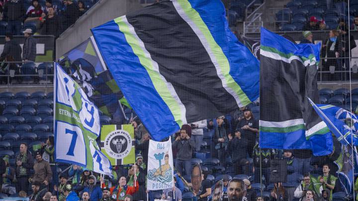 La barra principal de Seattle Sounders abandonó a su equipo durante el encuentro en el que los locales sacaron el triunfo ante New York Red Bulls en la MLS.
