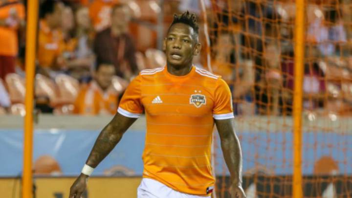 El delantero hondureño lleva seis semanas sin jugar con el conjunto de la MLS; todo comenzó cuando fue expulsado por agredir a un rival del NYCFC