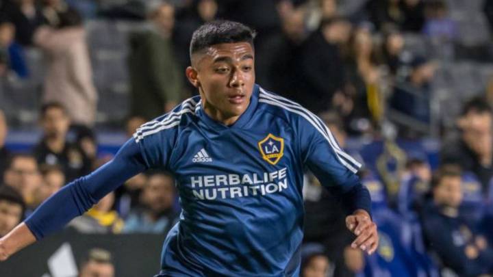 El gerente general de LA Galaxy comentó que no es sencillo para un jugador el elegir a qué selección representar, pero le dio un consejo a Julián Araujo