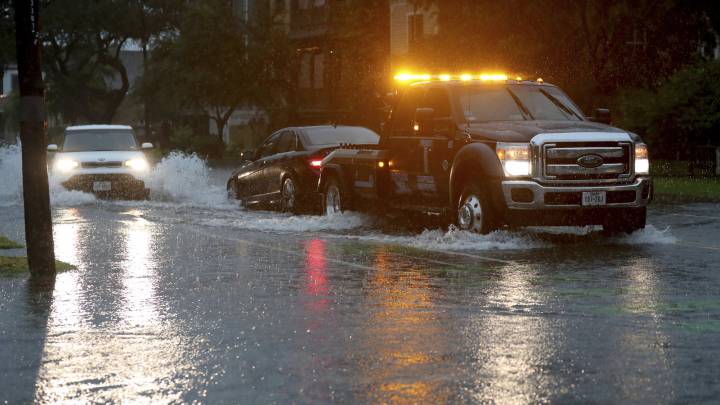 Tormenta Tropical Imelda golpea Beaumont, sureste de Texas