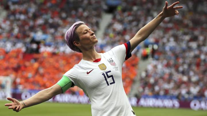 La líder del último equipo campeón en el Mundial Femenil de Francia 2019, aseguró que podría jugar en la Liga Española y confesó su afición por el Barcelona.
