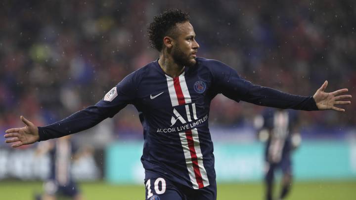 Con un gol 'in extremis' de Neymar, el cuadro parisino venció por la mínima diferencia y en su casa al Olympique de Lyon.