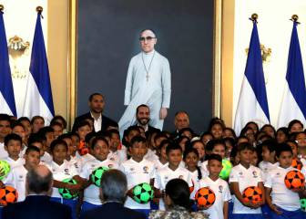 El Salvador busca seguir pasos del fútbol español