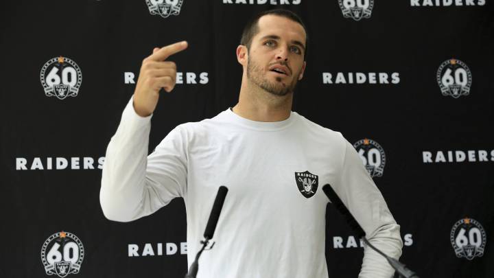 Derek Carr en conferencia de prensa de Raiders