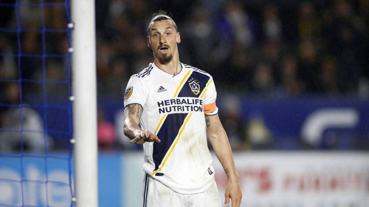 El delantero sueco aseguró que la disputa por el título de goleo de la MLS no es pareja, ya que él tiene menos juegos que el mexicano de LAFC.