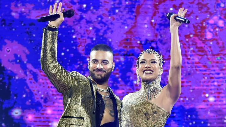 Jennifer López hace espectacular aparición en NY junto a Maluma