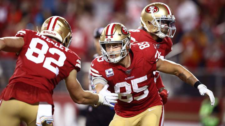 George Kittle y Ross Dwelley en partido de 49ers