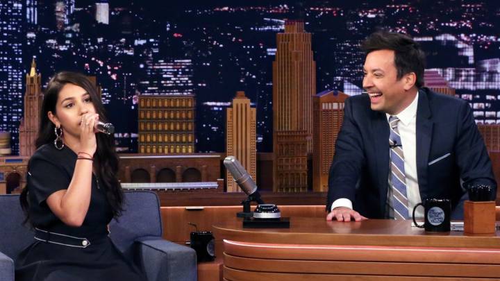 Alessia Cara y Jimmy Fallon en "The Tonight show", Agosto 14, 2019.