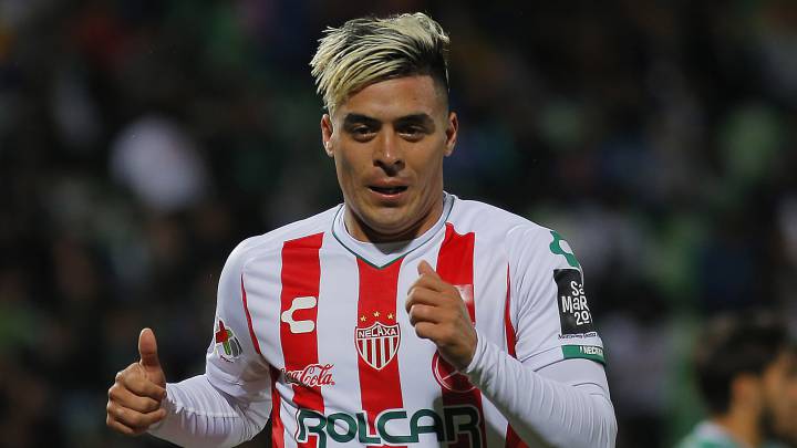 Brian Fernández jugando para Necaxa