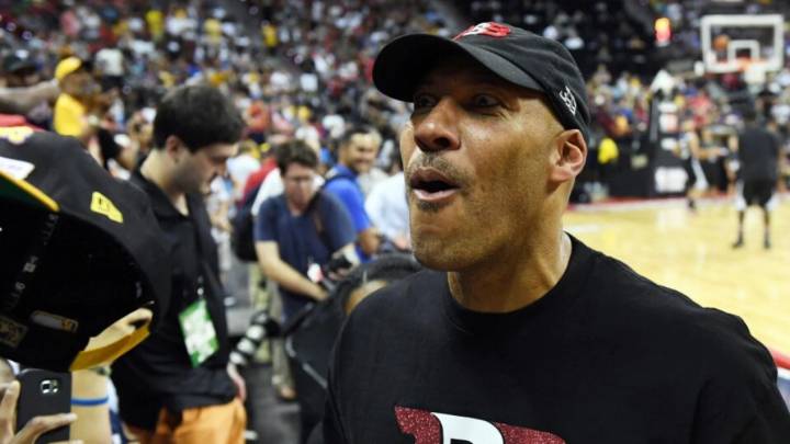 Lavar Ball en partido de la NBA