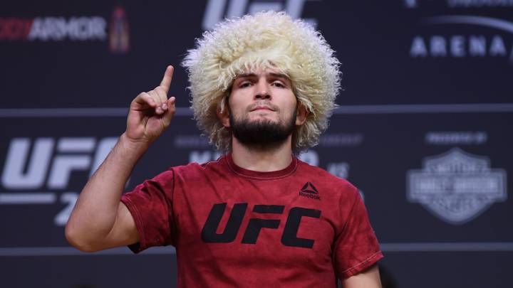 Khabib Nurmagomedov en conferencia de UFC