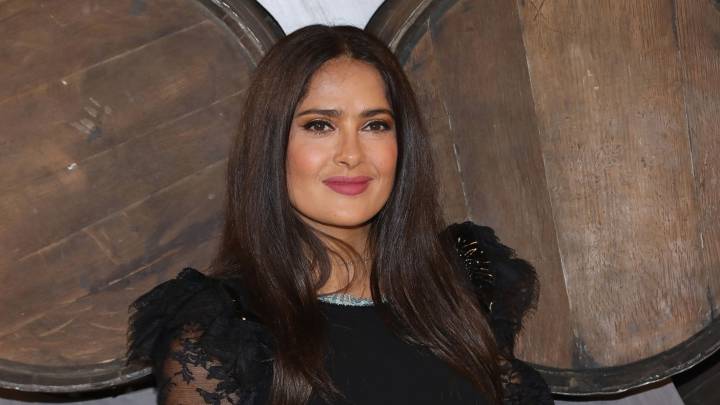 Salma Hayek en la alfombra roja de 'Monarca' en el Colegio de San Ildefonso, Ciudad de México. Septiembre 10, 2019.