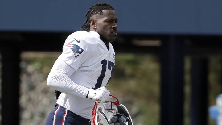 Antonio Brown vuelve a pedir atención; quiere que lo "liberen"
