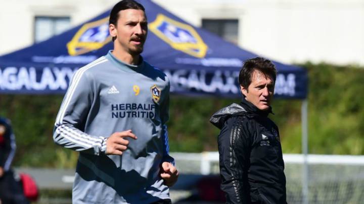 El atacante mexicano resaltó la importancia de tener a Ibrahimovic en su equipo de cara a la postemporada, donde jugarán a un partido único.