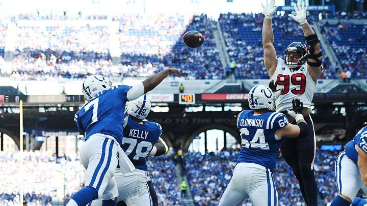 Colts se imponen a Texans con 4 TD de Jacoby Brissett