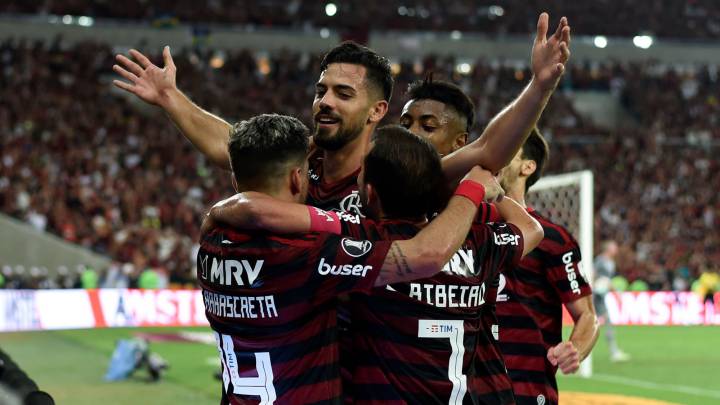 Los dos defensores centrales de Flamengo salieron con gol esta noche y Caio puso el último de la serie de Semifinales ante Gremio de Porto Alegre.