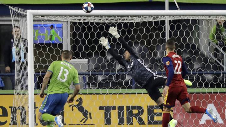 El histórico arquero se llevó el premio a la mejor atajada del 2019 en la MLS, en la temporada en la que se despidió del Real Salt Lake.