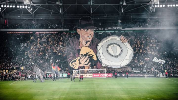 La afición de LAFC dedica tifo a Carlos Vela ante LA Galaxy