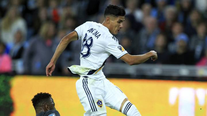 De acuerdo con información de ESPN, el atacante mexicano continuará su carrera en la Liga MX para defender los colores del Rebaño Sagrado...