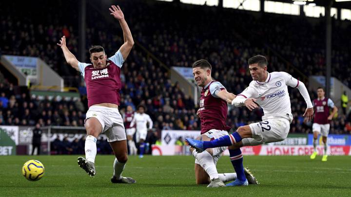 El volante estadounidense marcó su primer doblete con la camiseta del Chelsea en el duelo en el que los Blues visitaron al Burnley en Premier League.