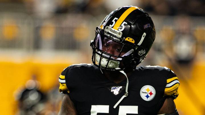 Devin Bush en partido de Steelers
