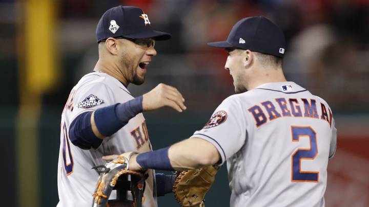 Yuli Gurriel y Alex Bregman en Serie Mundial