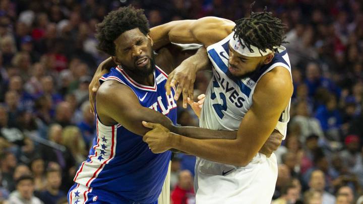 Embiid y KAT se pelean en Philadelphia