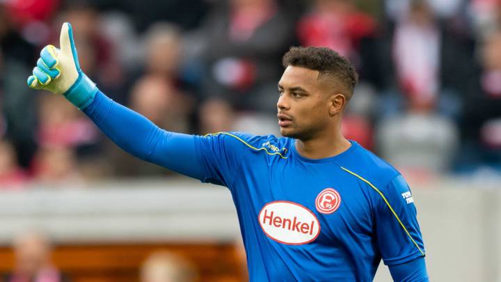 El arquero estadounidense se mostró impactado por la afición del Düsseldorf en la victoria en el derbi ante Colonia en Bundesliga.