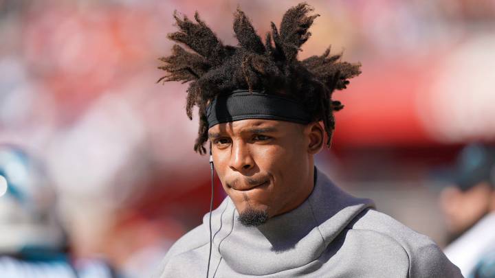 Cam Newton en partido de Panthers
