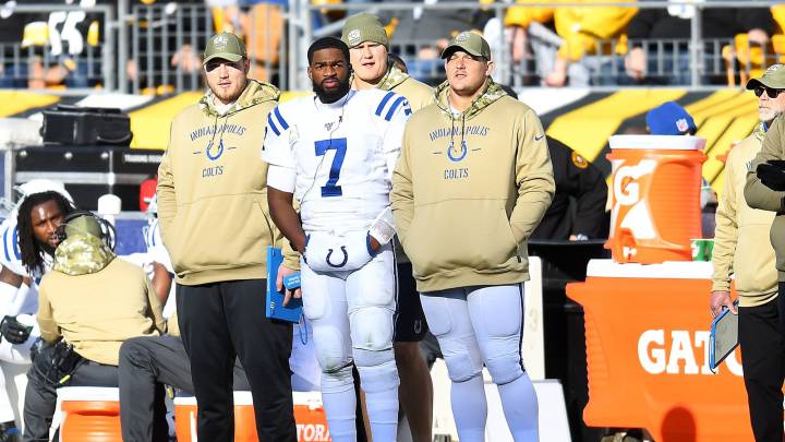 Jacoby Brissett en la banca