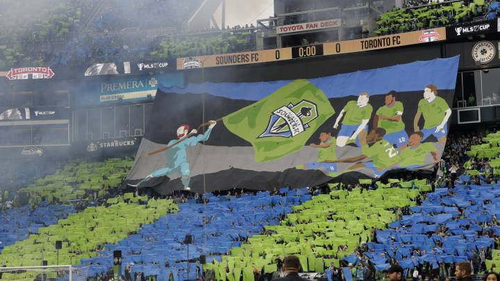 El estadio de Seattle Sounders celebró el título de su equipo en la MLS e impuso varios récords de asistencia en el deporte estadounidense.