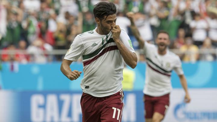 El mediocampista con el que coincidió en Selección, aseguró que el atacante de LAFC podría ser el mejor jugador en la historia del fútbol mexicano.