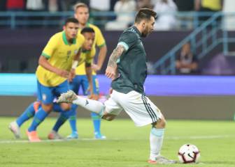 Messi falló el penal pero adelantó a la Albiceleste