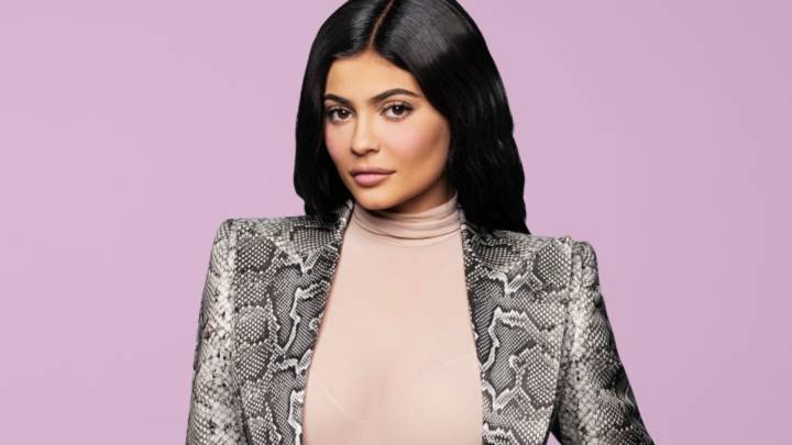 Kylie Jenner vende acciones de sus cosméticos por 600 millones
