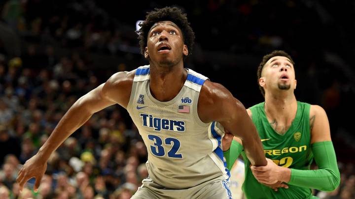 James Wiseman frente a Oregon