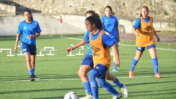Denuncian acoso sexual en la Selección de El Salvador Femenil