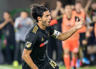 Se reaviva la posible llegada de Carlos Vela al Barcelona