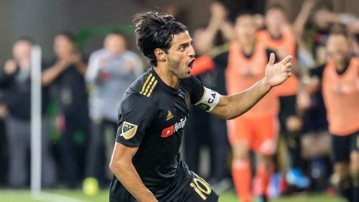 Se reaviva la posible llegada de Carlos Vela al Barcelona