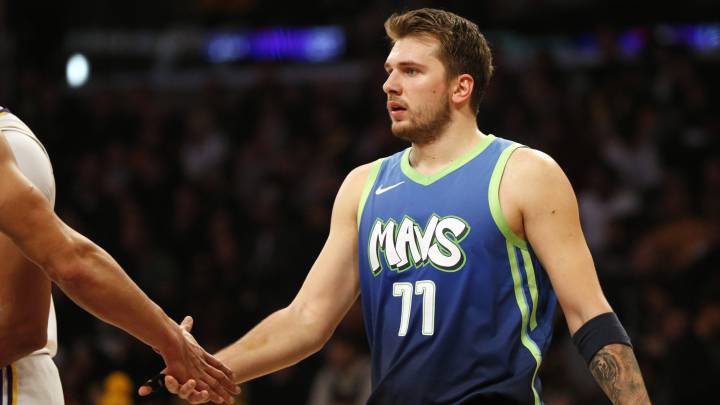 Luka Doncic frente a Lakers en Los Angeles