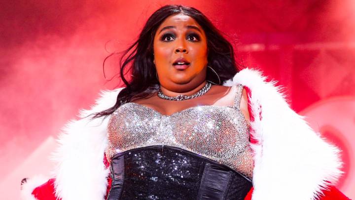 Lizzo se roba el partido de los Lakers con 'twerking'