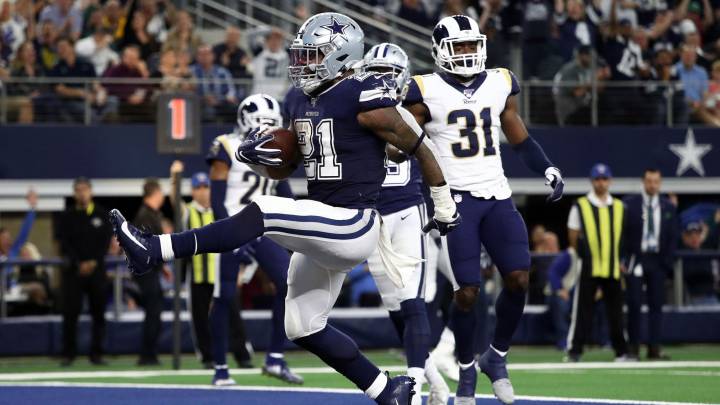 Zeke Elliott anotando frente a Rams