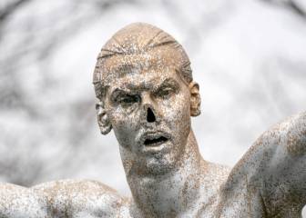 Dejan sin nariz a la estatua de Zlatan en Malmo