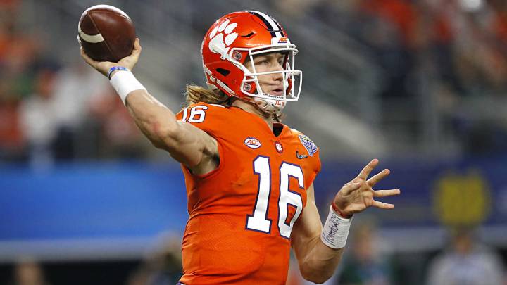 Trevor Lawrence con Clemson