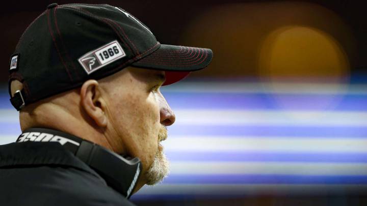 Dan Quinn en las laterales