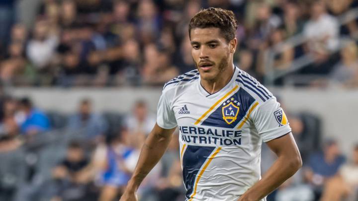 Jonathan Dos Santos durante un partido de LA Galaxy en la MLS.