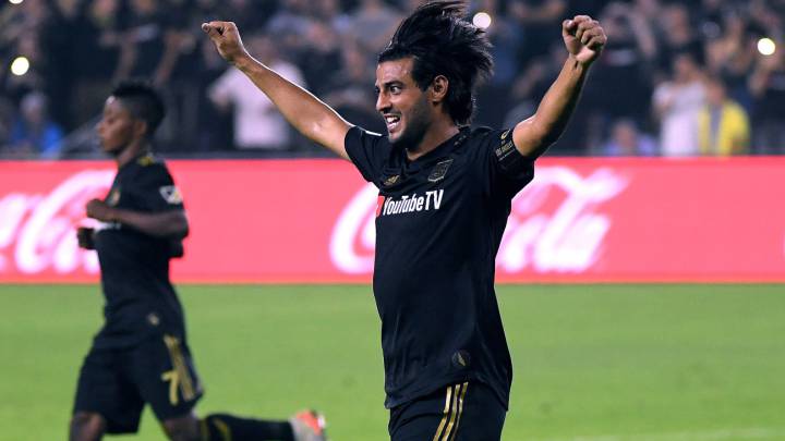 Carlos Vela celebra un gol con LAFC en la MLS.