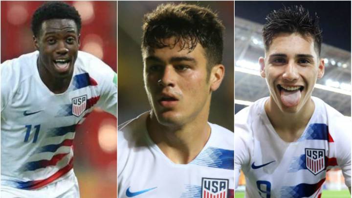 Timothy Weah, Giovanni Reyna y Sebastián Soto con la Selección Estadounidense.